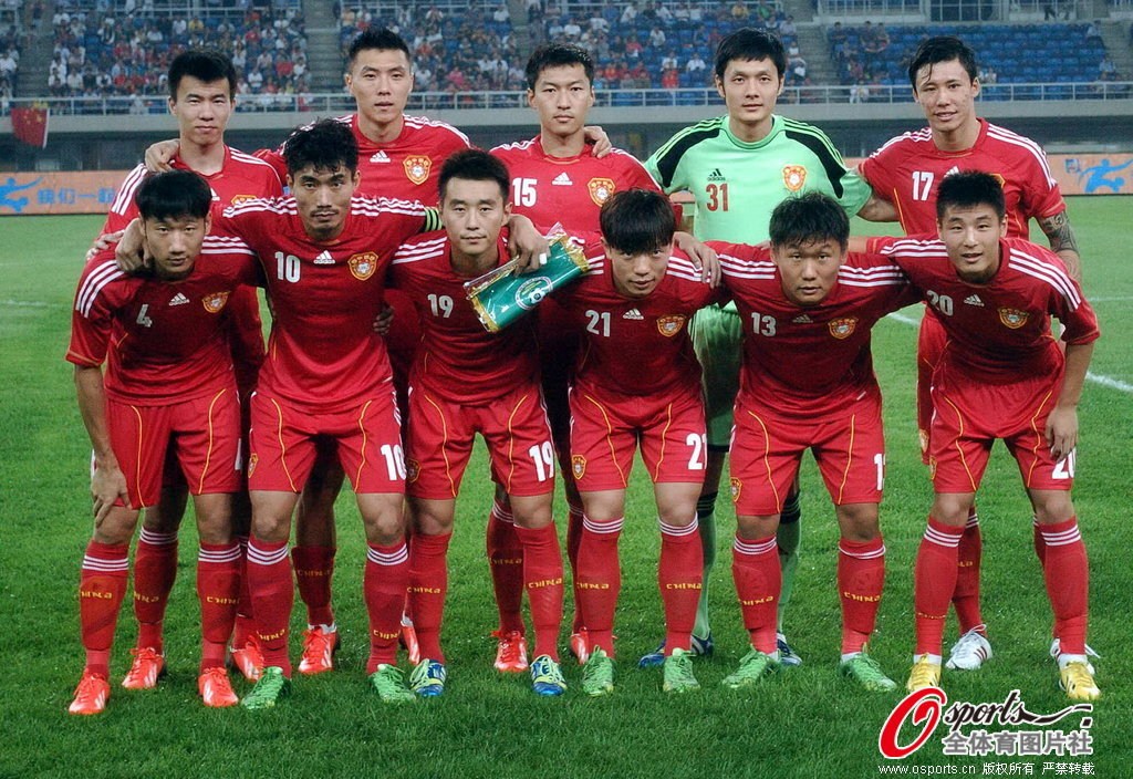 国足VS新加坡，一场足球赛背后的故事